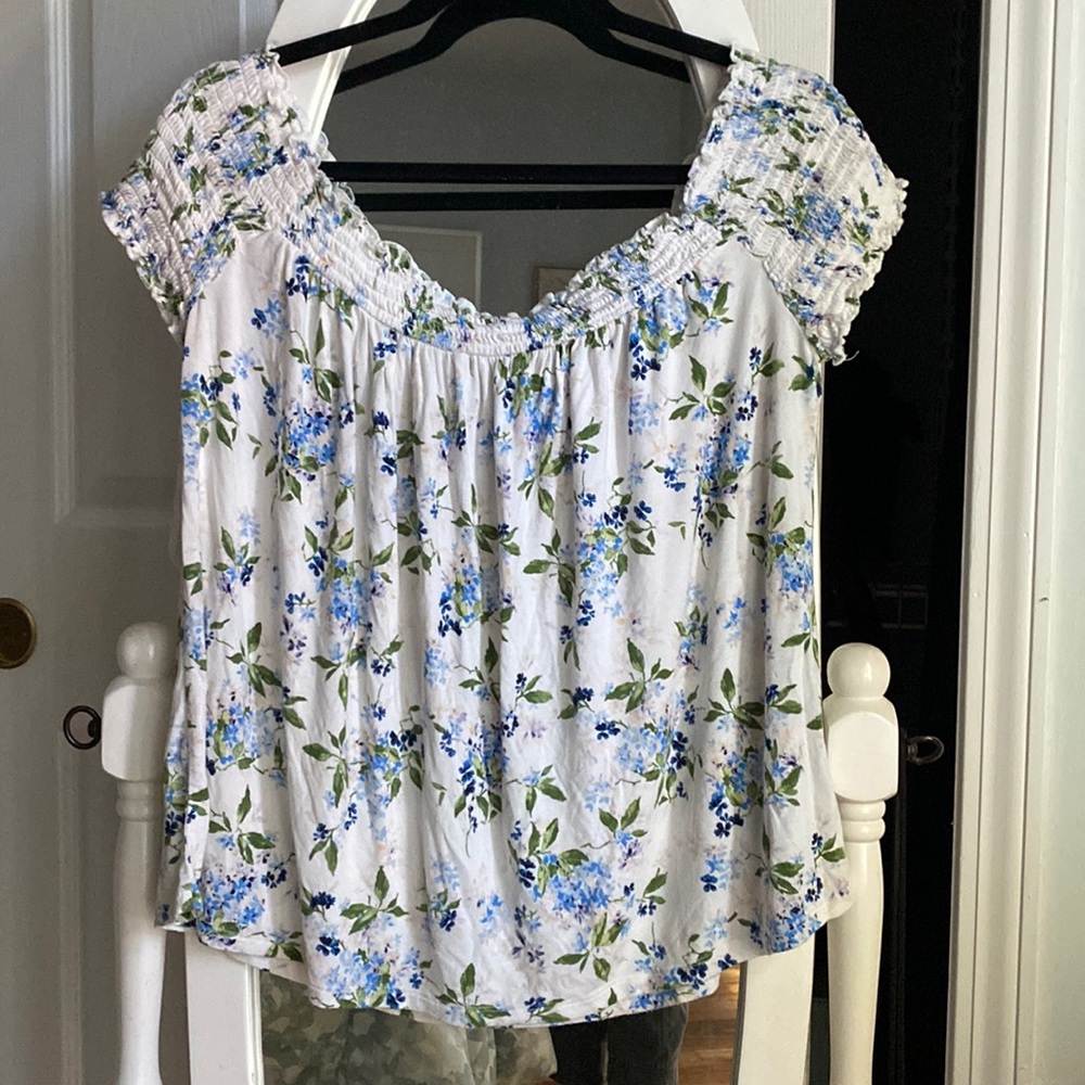American eagle floral shirt